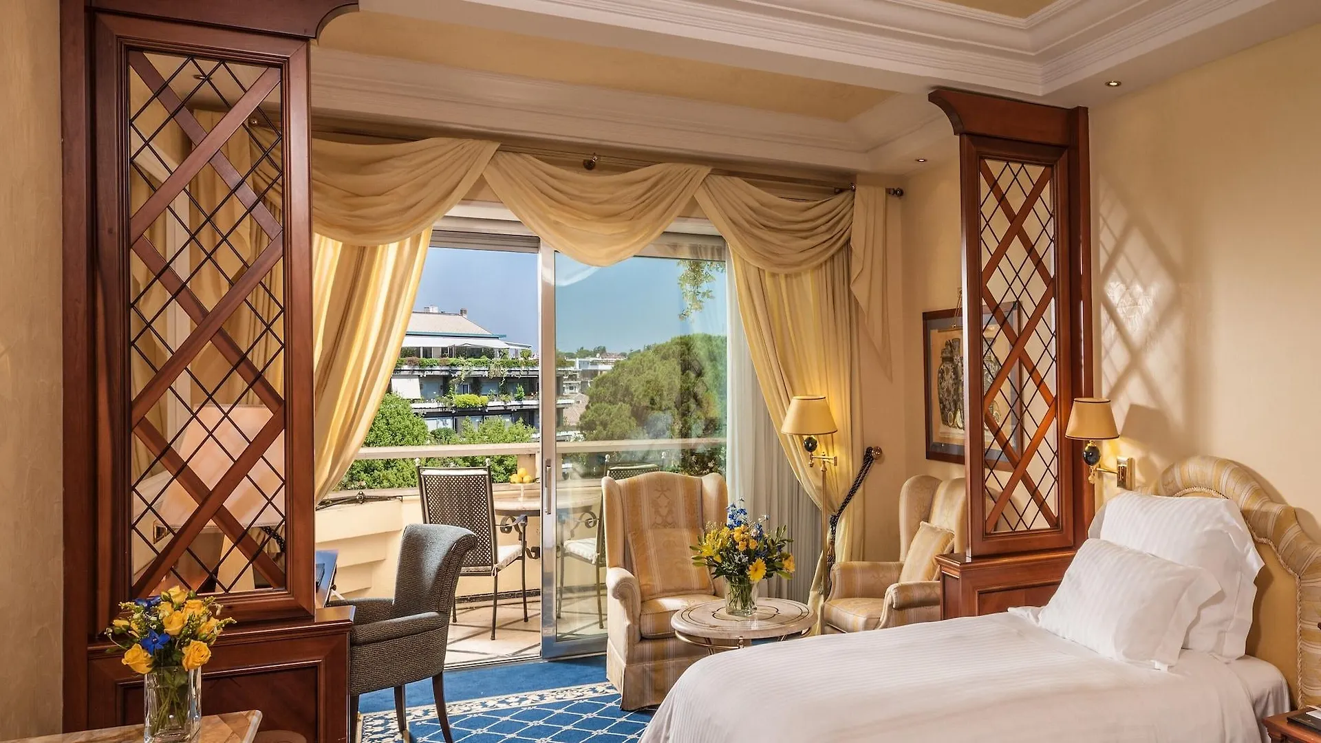 Rome Cavalieri, A Waldorf Astoria Hotel 5*,