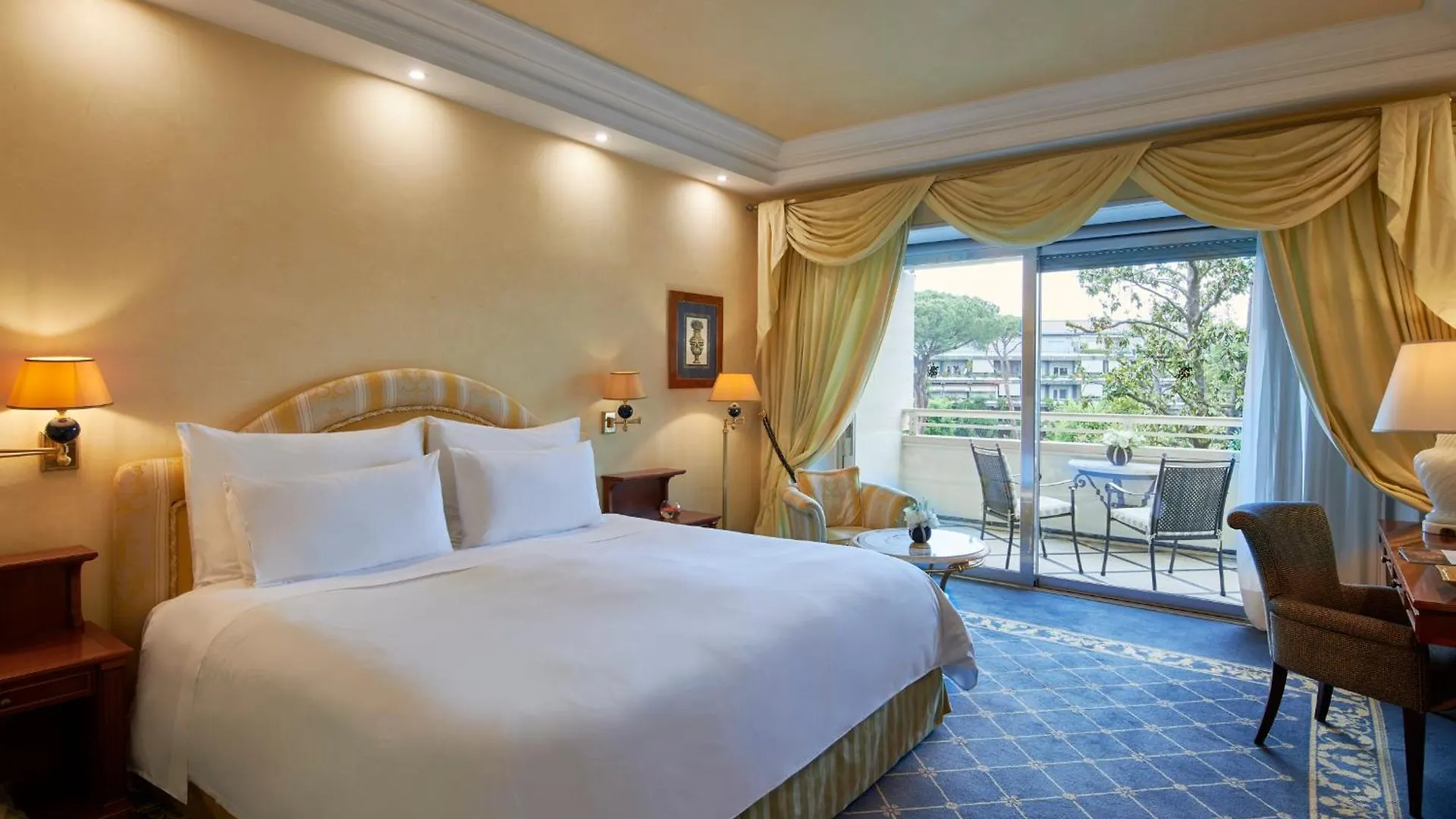 Rome Cavalieri, A Waldorf Astoria Hotel 5*,  Italy