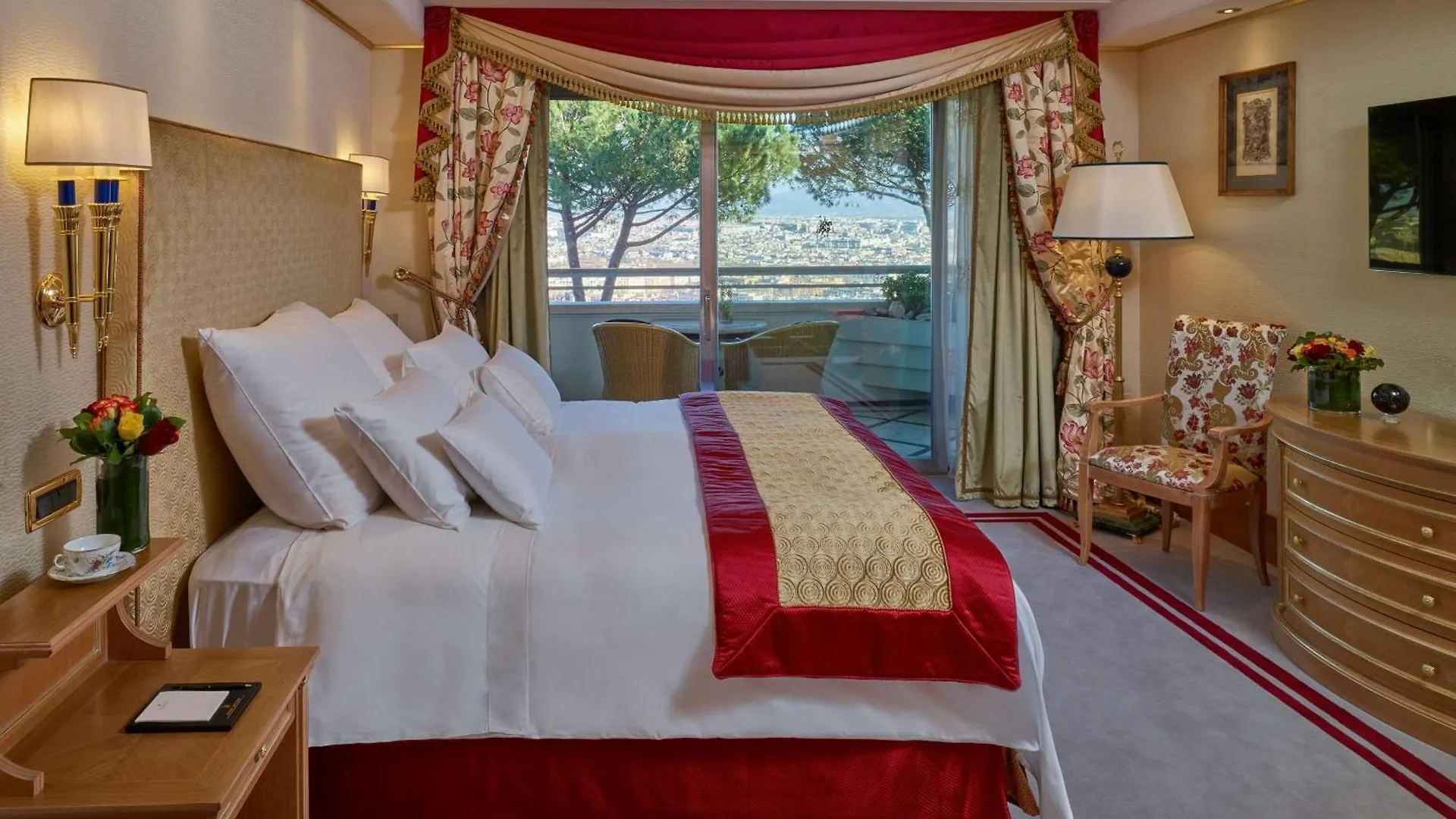 Rome Cavalieri, A Waldorf Astoria Hotel 5*,