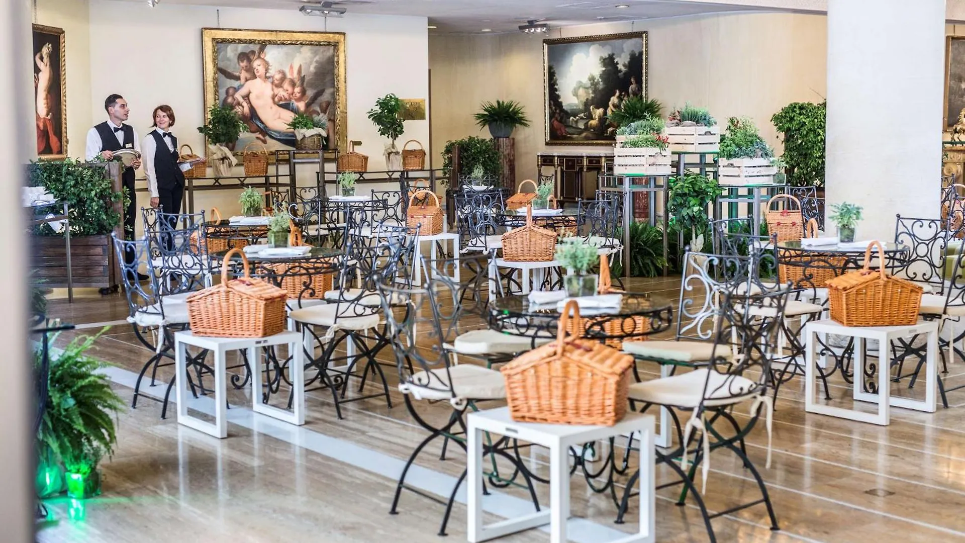 Rome Cavalieri, A Waldorf Astoria Hotel 5*,  Italy